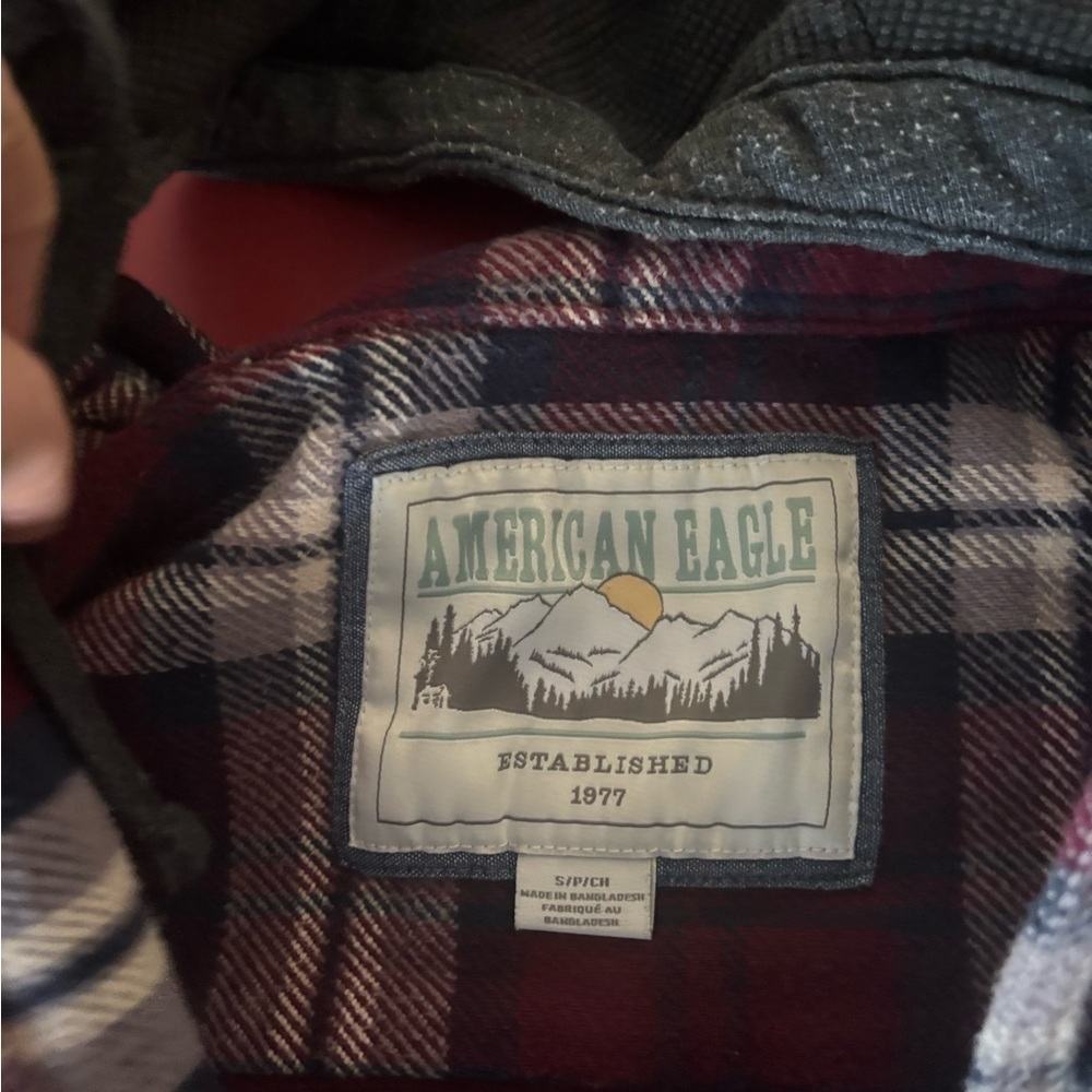 American Eagle men’s xs maroon Plaid Hooded Flannel Shirt - Picture 3 of 4